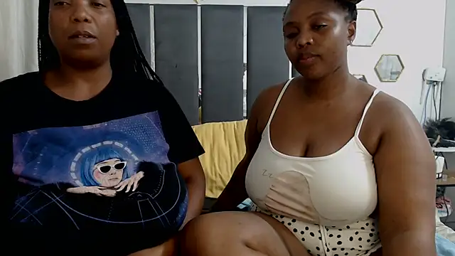 Snapshot of IceBellaCane313 chatting on 03.28.26 IceBellaCane313 online show from 03.28.26