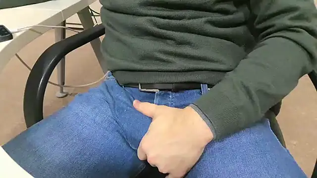 alessandroman2114 online show from 02.04.26