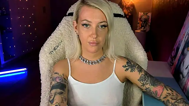 Snapshot of tykioty_Miley chatting on 02.19.26 tykioty Miley online show from 02.19.26