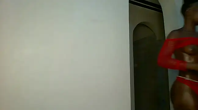 Snapshot of bigassbabe_001 chatting on 12.15.24 bigassbabe 001 online show from 12.15.24