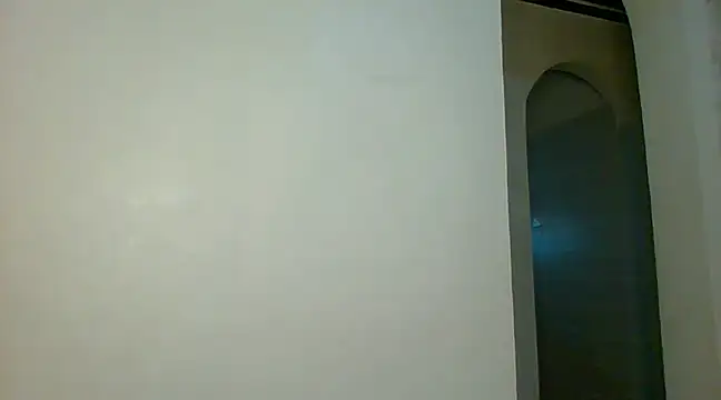 Snapshot of bigassbabe_001 chatting on 12.18.24 bigassbabe 001 online show from 12.18.24