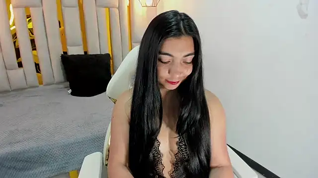 Karla hernandez  online show from 01.24.25