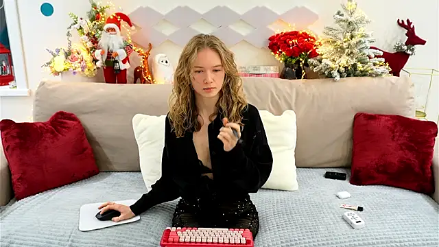 Alexandra Demore online show from 01.04.25