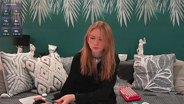 Alexandra Demore online show from 03.01.25