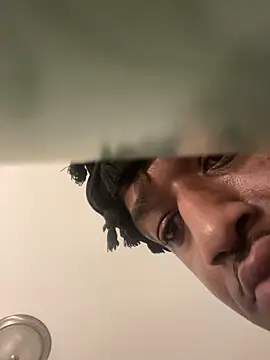 Snapshot of ThatDickSexy2 chatting on 12.21.25 ThatDickSexy2 online show from 12.21.25