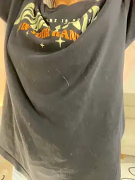 Snapshot of montmariana chatting on 02.17.25 montmariana online show from 02.17.25