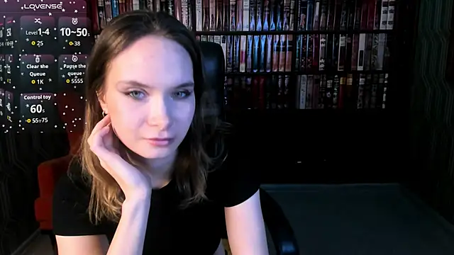 LinaVolberg online show from 11.30.25