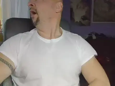 Snapshot of Sports-beast chatting on 02.12.25 Sports-beast online show from 02.12.25