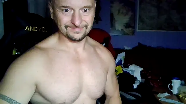 Snapshot of Sports-beast chatting on 09.24.25 Sports-beast online show from 09.24.25