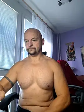 Snapshot of Sports-beast chatting on 09.29.25 Sports-beast online show from 09.29.25