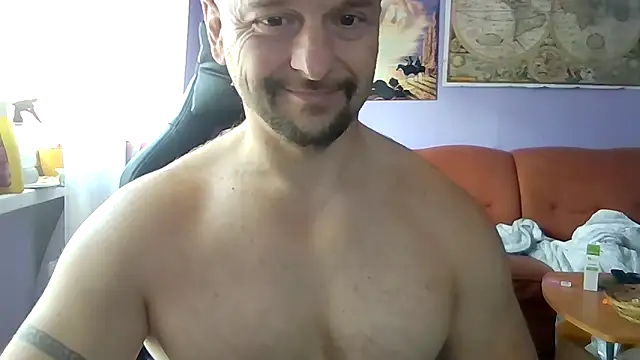 Snapshot of Sports-beast chatting on 10.31.25 Sports-beast online show from 10.31.25