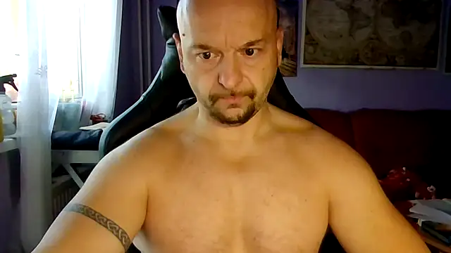 Snapshot of Sports-beast chatting on 11.19.25 Sports-beast online show from 11.19.25