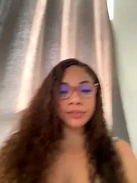 ashley Tompson1 online show from 10.15.25