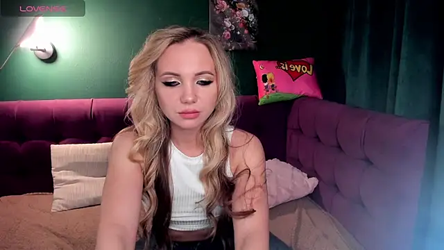 EvaMoran online show from 02.06.25