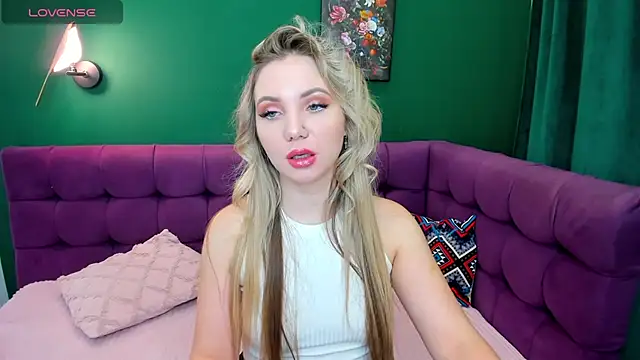 EvaMoran online show from 10.12.25