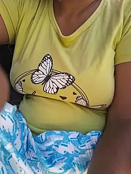 Snapshot of Priya_Bong chatting on 09.28.25 Priya Bong online show from 09.28.25