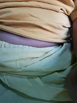 Snapshot of Priya_Bong chatting on 10.04.25 Priya Bong online show from 10.04.25