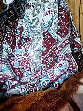 Snapshot of Priya_Bong chatting on 11.19.25 Priya Bong online show from 11.19.25