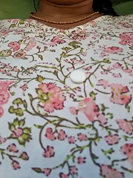 Snapshot of Priya_Bong chatting on 12.01.25 Priya Bong online show from 12.01.25