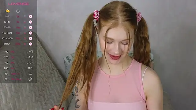 Snapshot of TrissMerigold9 chatting on 03.03.25 TrissMerigold9 online show from 03.03.25