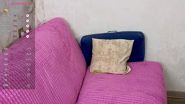 Snapshot of TrissMerigold9 chatting on 09.08.25 TrissMerigold9 online show from 09.08.25