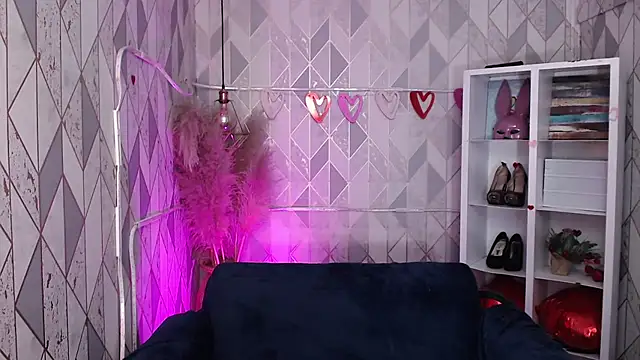 AnnaliOlsenX online show from 04.25.26