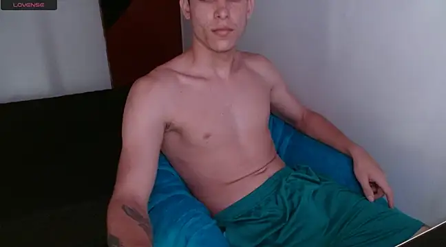 Snapshot of deividcloud36 chatting on 12.21.24 deividcloud36 online show from 12.21.24