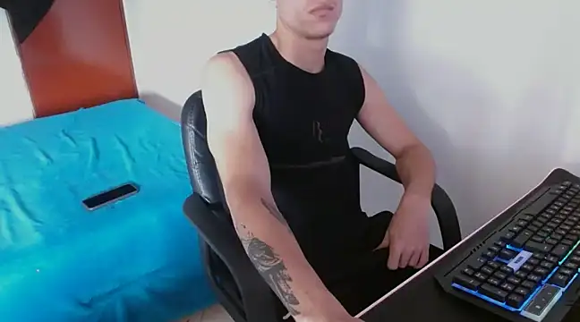 Snapshot of deividcloud36 chatting on 01.05.25 deividcloud36 online show from 01.05.25