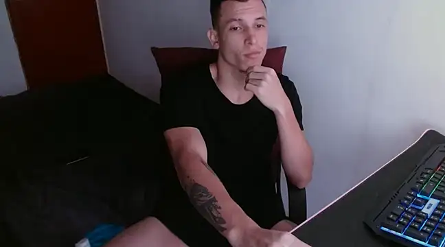 Snapshot of deividcloud36 chatting on 01.05.25 deividcloud36 online show from 01.05.25