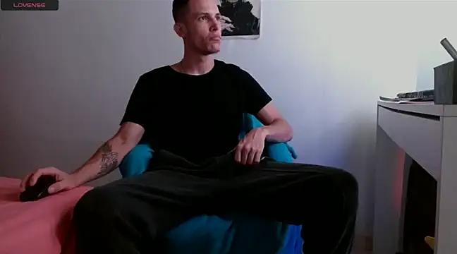 Snapshot of deividcloud36 chatting on 02.03.25 deividcloud36 online show from 02.03.25