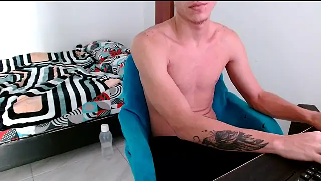 Snapshot of deividcloud36 chatting on 10.02.25 deividcloud36 online show from 10.02.25