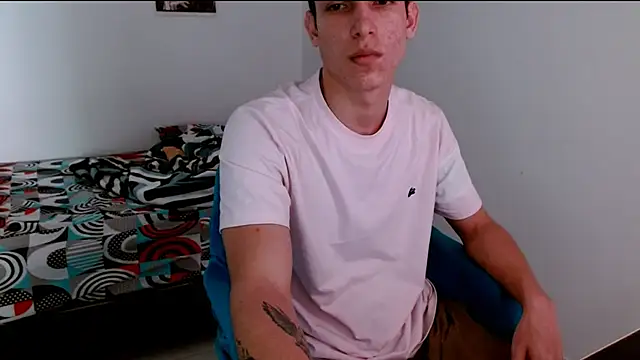 Snapshot of deividcloud36 chatting on 10.10.25 deividcloud36 online show from 10.10.25