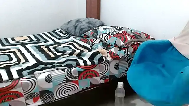 Snapshot of deividcloud36 chatting on 10.19.25 deividcloud36 online show from 10.19.25