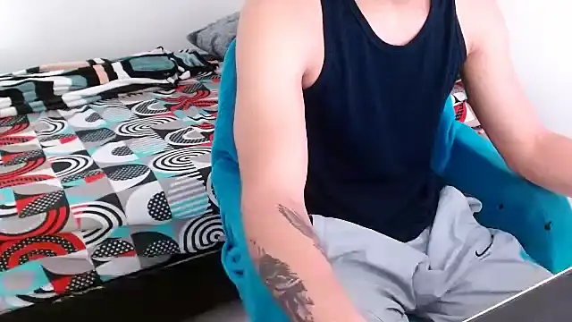 Snapshot of deividcloud36 chatting on 10.27.25 deividcloud36 online show from 10.27.25