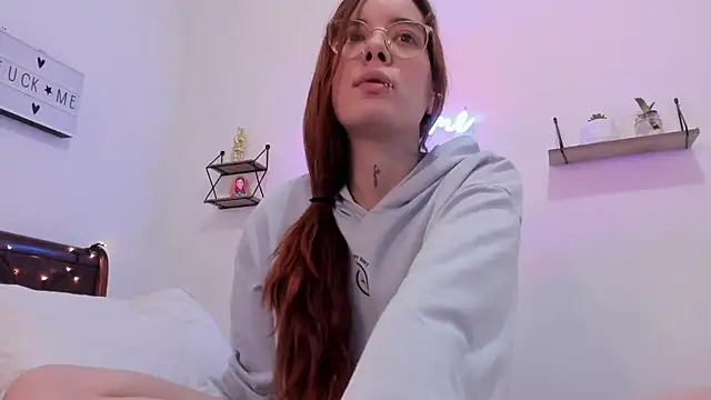 Manuela monroe online show from 12.18.25