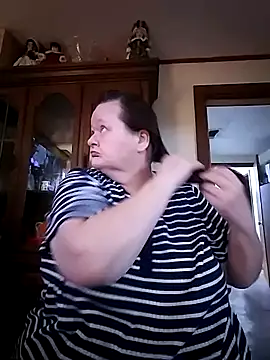 Snapshot of Bayou_Woman68 chatting on 11.17.25 Bayou Woman68 online show from 11.17.25