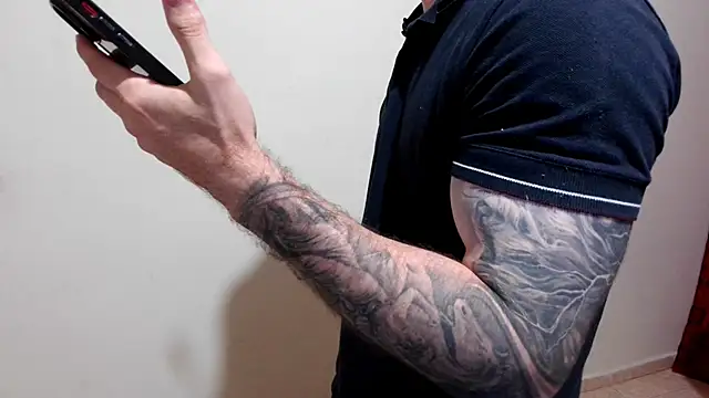 Snapshot of Kenner_fox77 chatting on 12.18.25 Kenner fox77 online show from 12.18.25