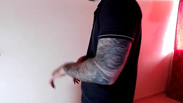 Snapshot of Kenner_fox77 chatting on 12.18.25 Kenner fox77 online show from 12.18.25