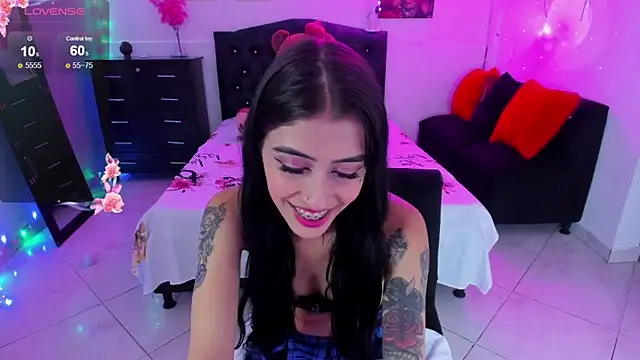 Snapshot of Melanny_lopez18 chatting on 11.27.25 Melanny lopez18 online show from 11.27.25