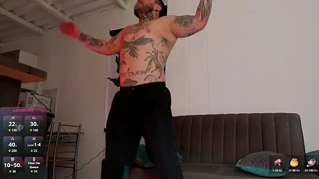 Snapshot of Ash_gusbig chatting on 10.27.25 Ash gusbig online show from 10.27.25