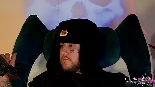 Snapshot of Ash_gusbig chatting on 11.07.25 Ash gusbig online show from 11.07.25