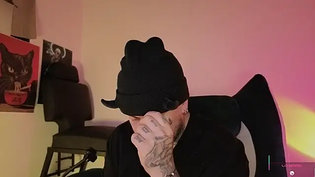 Snapshot of Ash_gusbig chatting on 11.14.25 Ash gusbig online show from 11.14.25