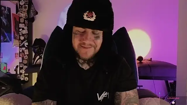 Snapshot of Ash_gusbig chatting on 11.29.25 Ash gusbig online show from 11.29.25