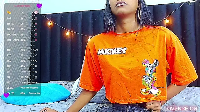 indianschoolgirl online show from 03.11.25