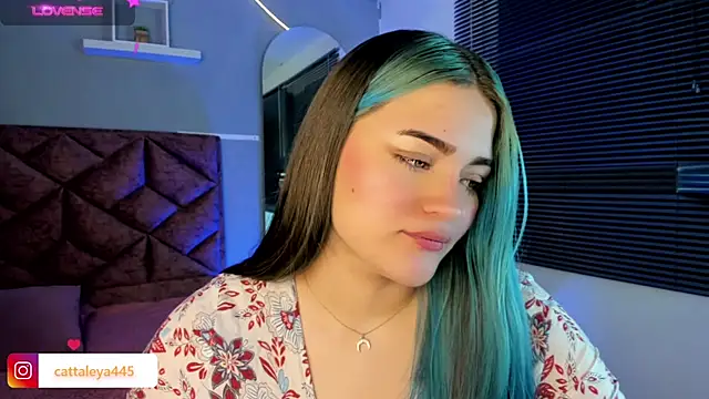 Snapshot of cattaleya___ chatting on 01.11.25 cattaleya online show from 01.11.25