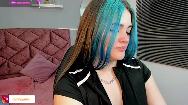 Snapshot of cattaleya___ chatting on 01.28.25 cattaleya online show from 01.28.25