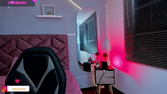 Snapshot of cattaleya___ chatting on 01.30.25 cattaleya online show from 01.30.25