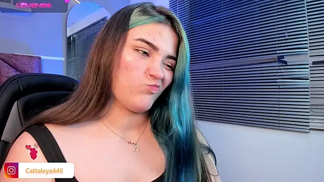 Snapshot of cattaleya___ chatting on 02.11.25 cattaleya online show from 02.11.25