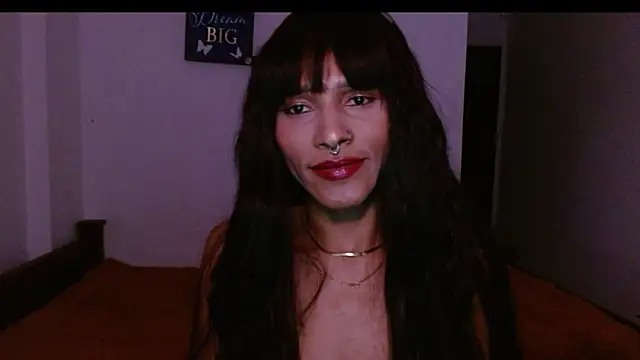 carolinemiller7 online show from 01.21.25