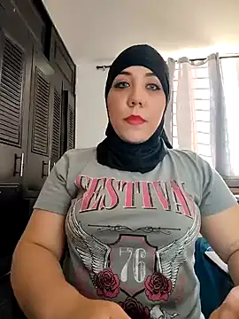 Snapshot of AmbarBurhan chatting on 01.10.25 AmbarBurhan online show from 01.10.25